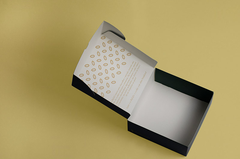 embalagens personalizadas e a imagem possui uma embalagem personalizada pela off paper