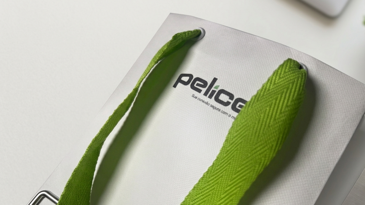 Marketing Sensorial: O toque e a textura dos impressos que sua marca precisa